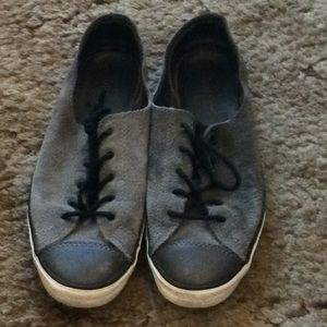 Grey converse